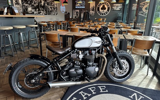 Umgebautes Motorrad Triumph Bonneville Bobber von Erne's Euromotos AG - Bild 13 Umgebautes Motorrad Triumph Bonneville Bobber von Erne's Euromotos AG - Bild 13