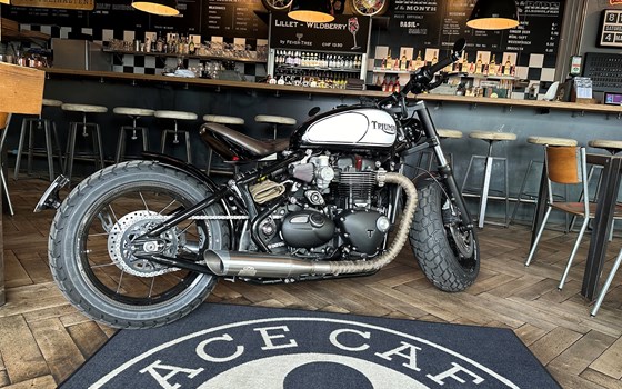 Umgebautes Motorrad Triumph Bonneville Bobber von Erne's Euromotos AG - Bild 14 Umgebautes Motorrad Triumph Bonneville Bobber von Erne's Euromotos AG - Bild 14