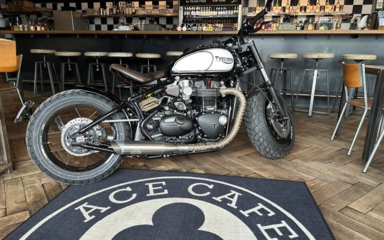 Umgebautes Motorrad Triumph Bonneville Bobber von Erne's Euromotos AG - Bild 15 Umgebautes Motorrad Triumph Bonneville Bobber von Erne's Euromotos AG - Bild 15