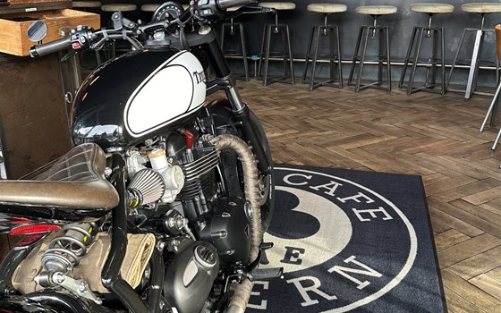 Umgebautes Motorrad Triumph Bonneville Bobber von Erne's Euromotos AG - Bild 16 Umgebautes Motorrad Triumph Bonneville Bobber von Erne's Euromotos AG - Bild 16