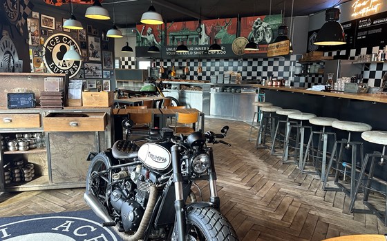 Umgebautes Motorrad Triumph Bonneville Bobber von Erne's Euromotos AG - Bild 3 Umgebautes Motorrad Triumph Bonneville Bobber von Erne's Euromotos AG - Bild 3