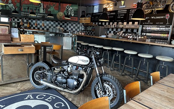 Umgebautes Motorrad Triumph Bonneville Bobber von Erne's Euromotos AG - Bild 4 Umgebautes Motorrad Triumph Bonneville Bobber von Erne's Euromotos AG - Bild 4