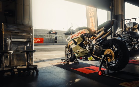 Umgebautes Motorrad Ducati Panigale V2 von DSB BERLIN - Bild 6 Umgebautes Motorrad Ducati Panigale V2 von DSB BERLIN - Bild 6