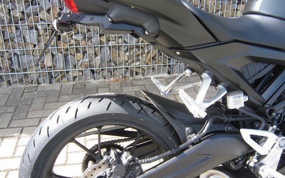 Umgebautes Motorrad Honda CB 125 von Motorradcenter Keßler - Bild 10 Umgebautes Motorrad Honda CB 125 von Motorradcenter Keßler - Bild 10