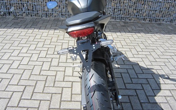 Umgebautes Motorrad Honda CB 125 von Motorradcenter Keßler - Bild 6 Umgebautes Motorrad Honda CB 125 von Motorradcenter Keßler - Bild 6