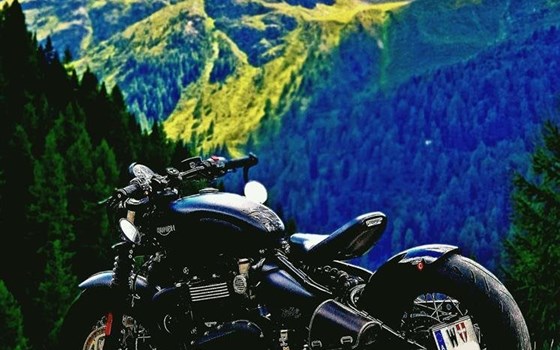 Umgebautes Motorrad Triumph Bonneville Bobber Black von gguser1228944 - Bild 3 Umgebautes Motorrad Triumph Bonneville Bobber Black von gguser1228944 - Bild 3