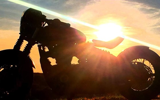 Umgebautes Motorrad Triumph Bonneville Bobber Black von gguser1228944 - Bild 5 Umgebautes Motorrad Triumph Bonneville Bobber Black von gguser1228944 - Bild 5