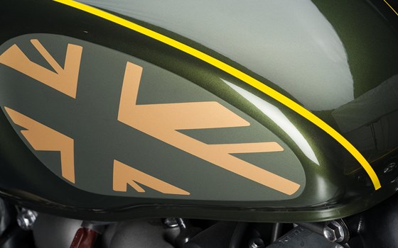 Umgebautes Motorrad Triumph Bonneville Bobber TFC von Erne's Euromotos AG - Bild 21 Umgebautes Motorrad Triumph Bonneville Bobber TFC von Erne's Euromotos AG - Bild 21