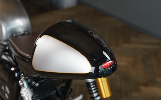 Umgebautes Motorrad Triumph Thruxton 1200R von Erne's Euromotos AG - Bild 17 Umgebautes Motorrad Triumph Thruxton 1200R von Erne's Euromotos AG - Bild 17