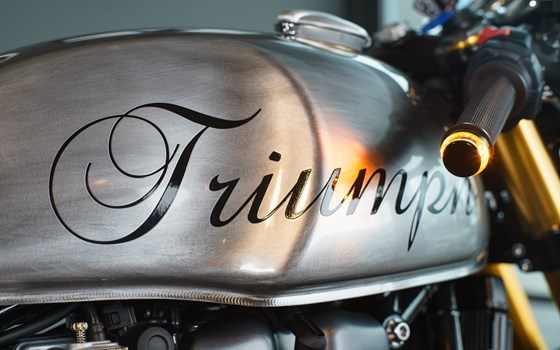 Umgebautes Motorrad Triumph Thruxton 1200R von Erne's Euromotos AG - Bild 8 Umgebautes Motorrad Triumph Thruxton 1200R von Erne's Euromotos AG - Bild 8