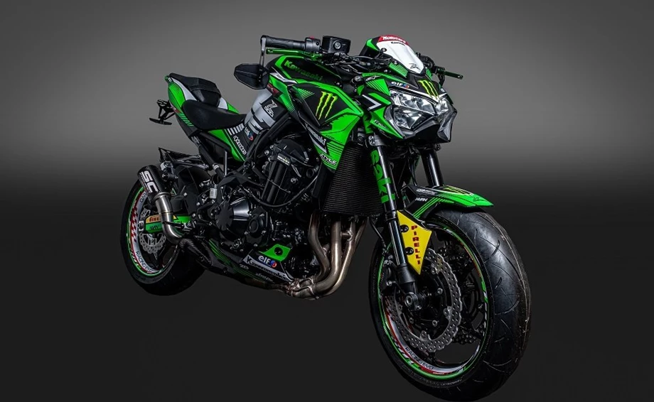 Umbgebautes Motorrad Kawasaki Z900 Bild 1: Umbgebautes Motorrad Kawasaki Z900