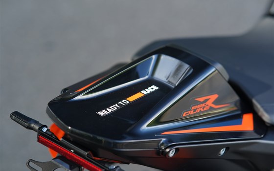 Umgebautes Motorrad KTM 890 Duke R von Motorcorner GmbH - Bild 19 Umgebautes Motorrad KTM 890 Duke R von Motorcorner GmbH - Bild 19