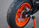 Umbgebautes Motorrad KTM 890 Duke R