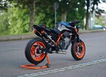 Umbgebautes Motorrad KTM 890 Duke R