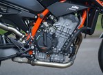 Umbgebautes Motorrad KTM 890 Duke R