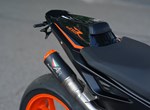 Umbgebautes Motorrad KTM 890 Duke R