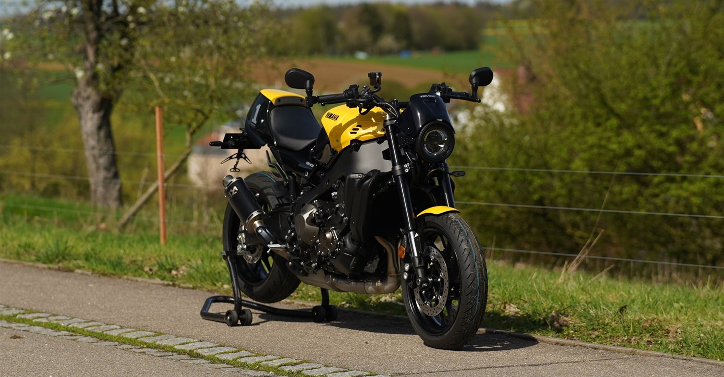 Umbgebautes Motorrad Yamaha XSR900