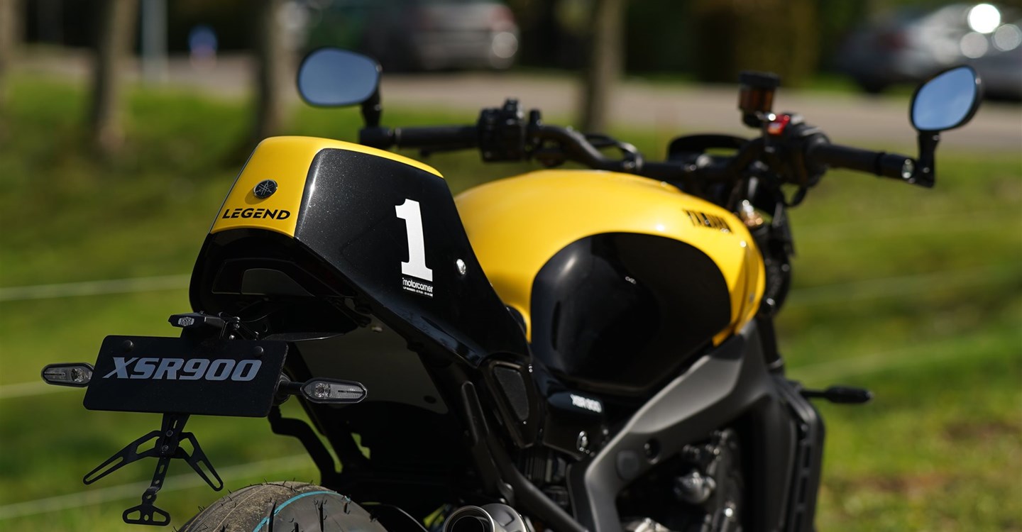 Umbgebautes Motorrad Yamaha XSR900