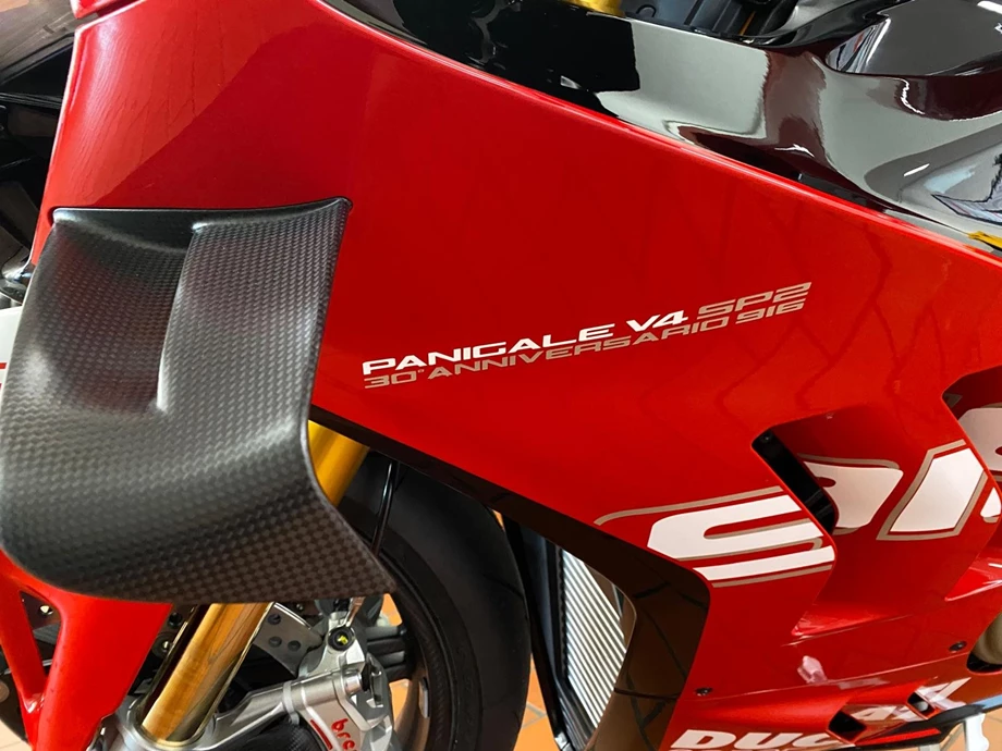 Umbgebautes Motorrad Ducati Panigale V4 SP2 30° Anniversario 916 Bild 13: Umbgebautes Motorrad Ducati Panigale V4 SP2 30° Anniversario 916