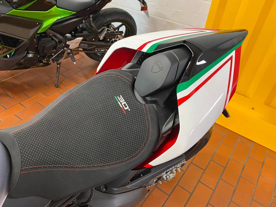 Umbgebautes Motorrad Ducati Panigale V4 SP2 30° Anniversario 916 Bild 14: Umbgebautes Motorrad Ducati Panigale V4 SP2 30° Anniversario 916