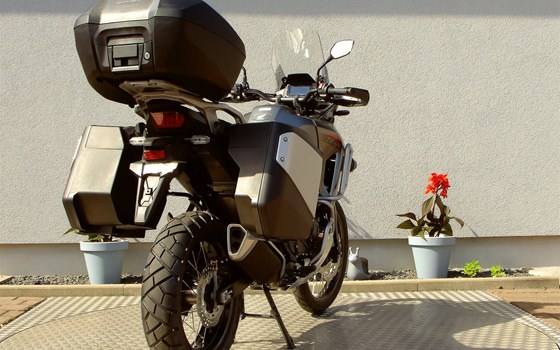 Umgebautes Motorrad Honda XL750 Transalp von Zweiradtechnik Jörg Schlieter - Bild 7 Umgebautes Motorrad Honda XL750 Transalp von Zweiradtechnik Jörg Schlieter - Bild 7