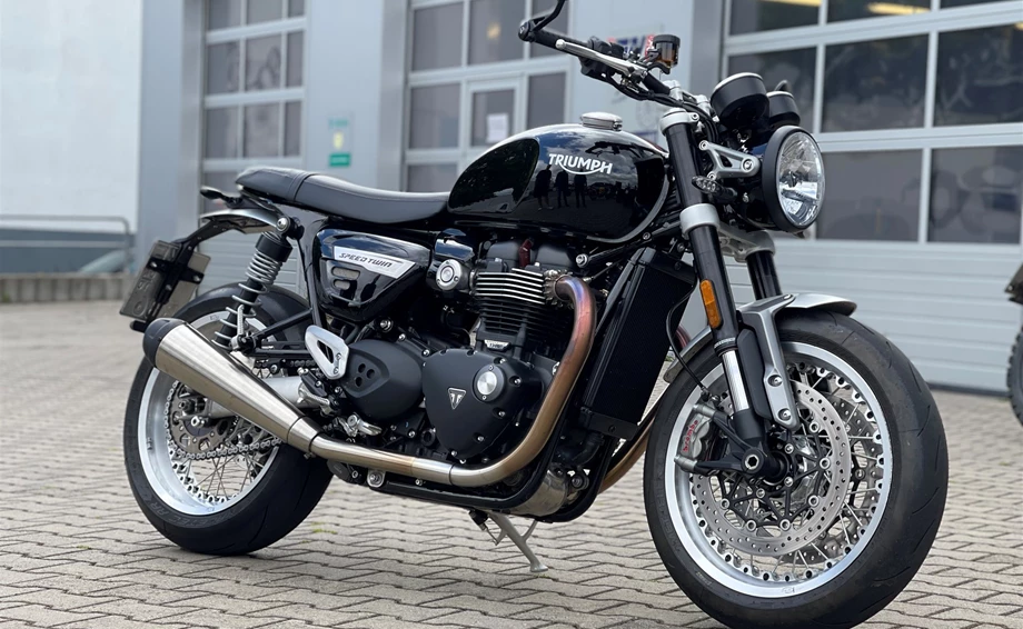 Umbgebautes Motorrad Triumph Speed Twin 1200 Bild 2: Umbgebautes Motorrad Triumph Speed Twin 1200