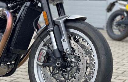 Triumph Speed Twin 1200 Custom Bike