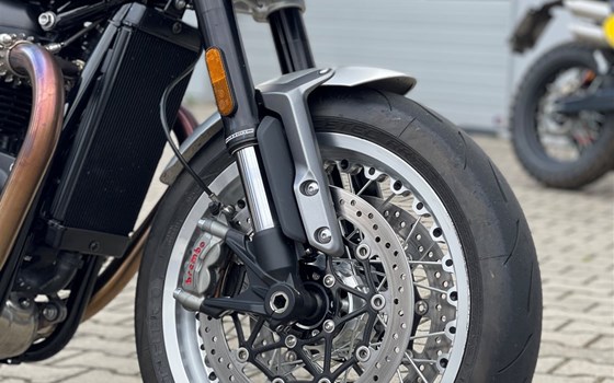 Umgebautes Motorrad Triumph Speed Twin 1200 von Stärker-Profil GmbH - Bild 1 Umgebautes Motorrad Triumph Speed Twin 1200 von Stärker-Profil GmbH - Bild 1
