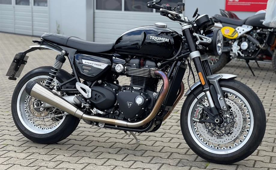 Umbgebautes Motorrad Triumph Speed Twin 1200 Bild 7: Umbgebautes Motorrad Triumph Speed Twin 1200