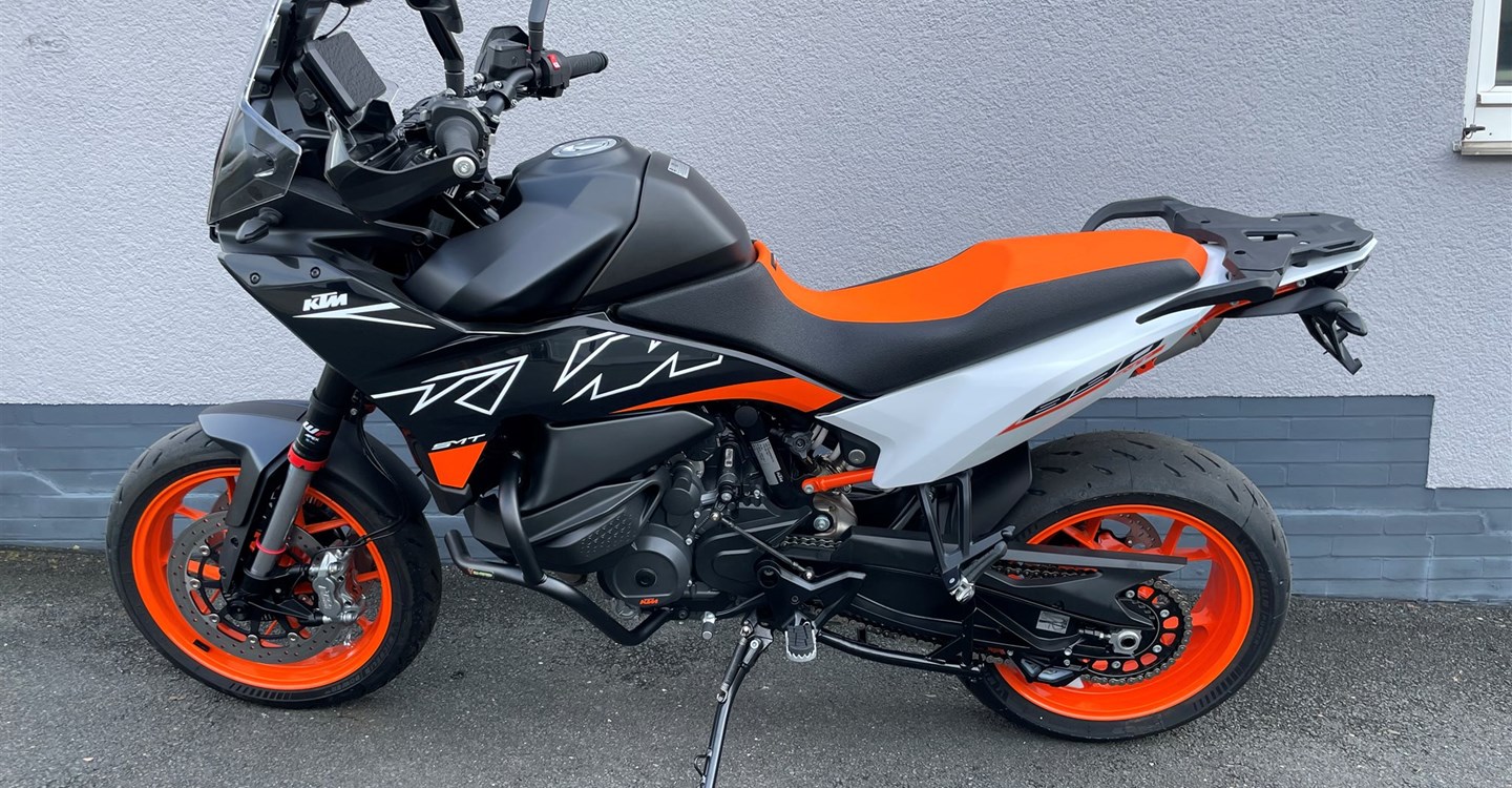 Umbgebautes Motorrad KTM 890 SMT