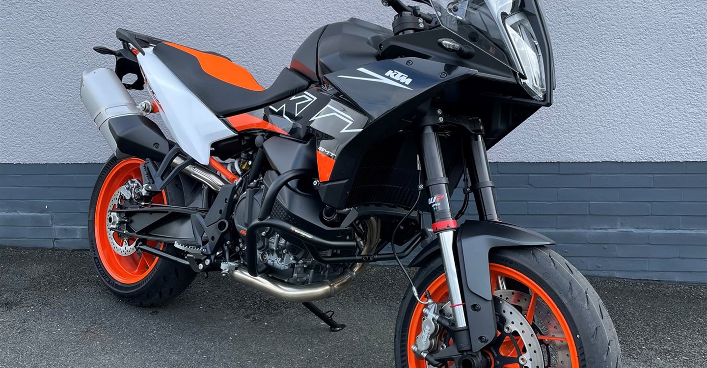 Umbgebautes Motorrad KTM 890 SMT