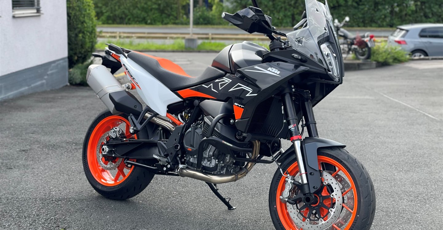 Umbgebautes Motorrad KTM 890 SMT