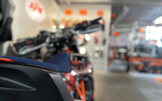 Umgebautes Motorrad KTM 690 SMC R von Road Star Motorcycles GmbH - Bild 6 Umgebautes Motorrad KTM 690 SMC R von Road Star Motorcycles GmbH - Bild 6