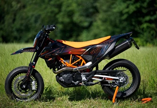 KTM 690 SMC R KTM 690 SMC R