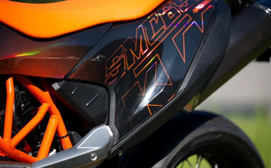 Ktm 690 Smc R Customize Details zum Custom-Bike KTM 690 SMC R des Händlers Motobike Handels GmbH