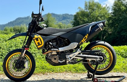 Husqvarna 701 Supermoto Custom Bike