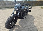 Umbgebautes Motorrad Indian Scout