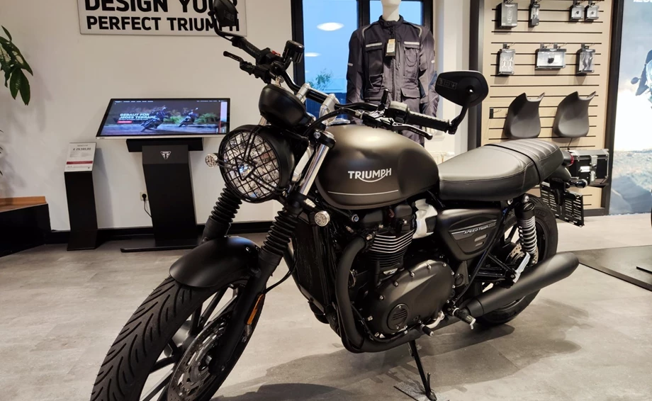 Umbgebautes Motorrad Triumph Speed Twin 900 Bild 1: Umbgebautes Motorrad Triumph Speed Twin 900