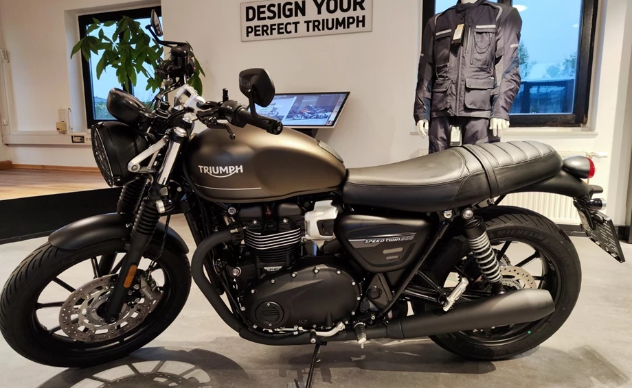 Umbgebautes Motorrad Triumph Speed Twin 900 Bild 4: Umbgebautes Motorrad Triumph Speed Twin 900