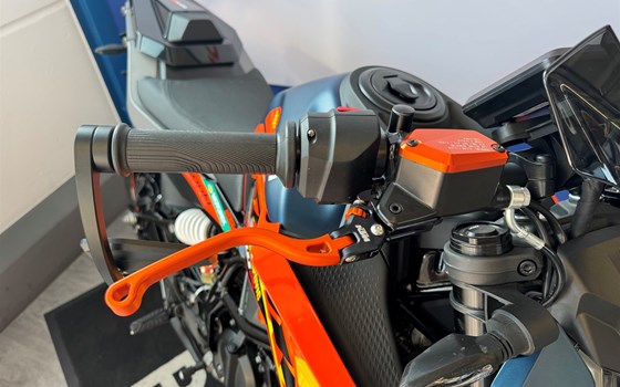Umgebautes Motorrad KTM 125 Duke von Motorrad-Molitor GmbH - Bild 4 Umgebautes Motorrad KTM 125 Duke von Motorrad-Molitor GmbH - Bild 4
