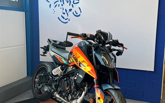 Umgebautes Motorrad KTM 125 Duke von Motorrad-Molitor GmbH - Bild 5 Umgebautes Motorrad KTM 125 Duke von Motorrad-Molitor GmbH - Bild 5
