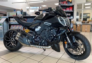 Ducati Diavel V4