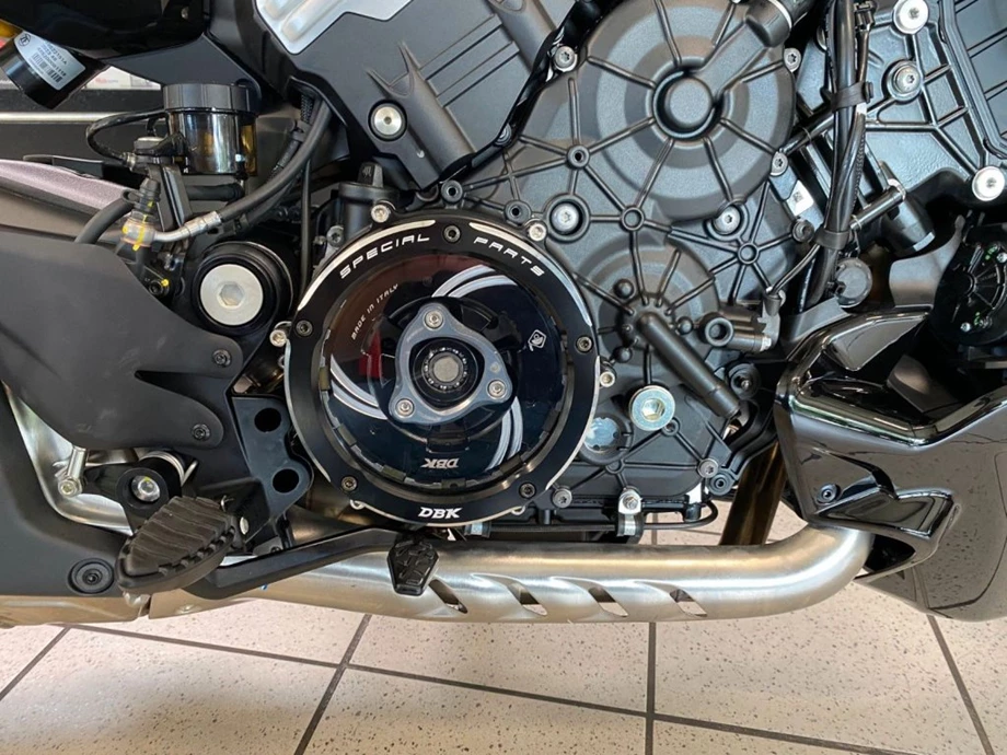 Umbgebautes Motorrad Ducati Diavel V4 Bild 3: Umbgebautes Motorrad Ducati Diavel V4