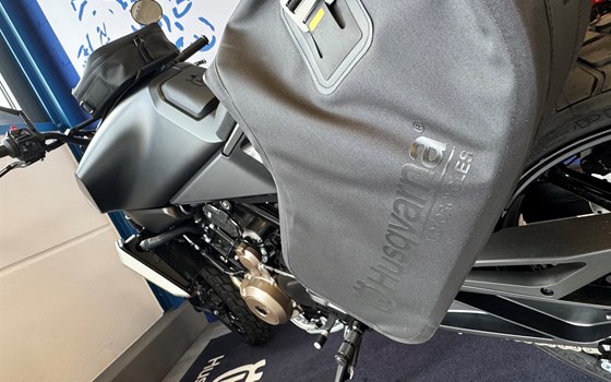 Umgebautes Motorrad Husqvarna Svartpilen 801 von Motorrad-Molitor GmbH - Bild 7 Umgebautes Motorrad Husqvarna Svartpilen 801 von Motorrad-Molitor GmbH - Bild 7