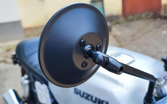 Umgebautes Motorrad Suzuki GSX 750 von user1299518 - Bild 24 Umgebautes Motorrad Suzuki GSX 750 von user1299518 - Bild 24
