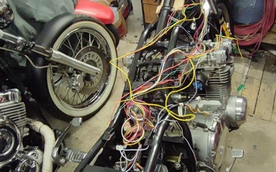 Umgebautes Motorrad Suzuki GSX 750 von user1299518 - Bild 5 Umgebautes Motorrad Suzuki GSX 750 von user1299518 - Bild 5