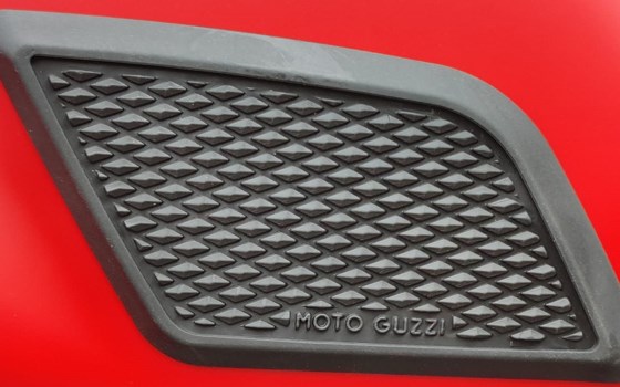 Umgebautes Motorrad Moto Guzzi V7 Stone von Motorradzentrum FFB GmbH - Bild 8 Umgebautes Motorrad Moto Guzzi V7 Stone von Motorradzentrum FFB GmbH - Bild 8