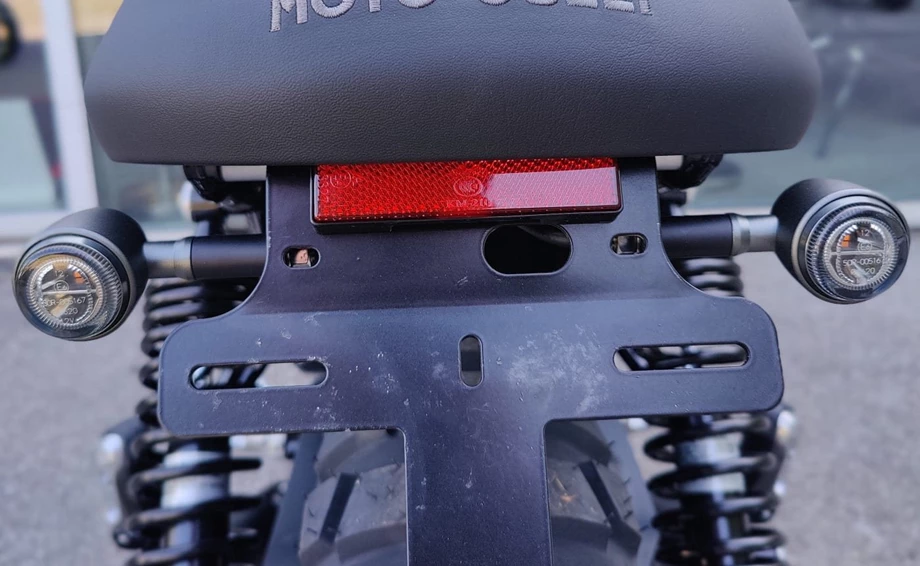 Umbgebautes Motorrad Moto Guzzi V7 Stone Bild 6: Umbgebautes Motorrad Moto Guzzi V7 Stone