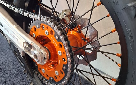 Umgebautes Motorrad KTM 300 EXC CHAMPION EDITION von KINI Bike World - Bild 4 Umgebautes Motorrad KTM 300 EXC CHAMPION EDITION von KINI Bike World - Bild 4