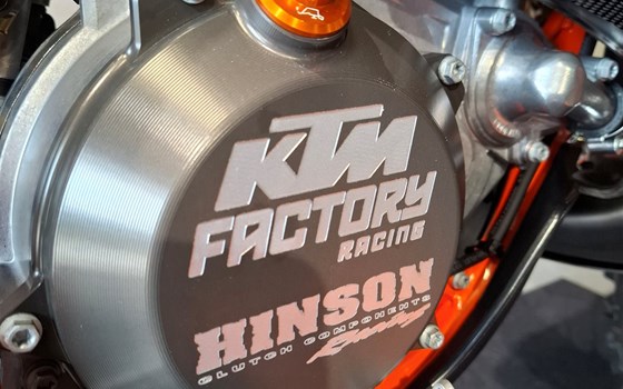 Umgebautes Motorrad KTM 300 EXC CHAMPION EDITION von KINI Bike World - Bild 9 Umgebautes Motorrad KTM 300 EXC CHAMPION EDITION von KINI Bike World - Bild 9